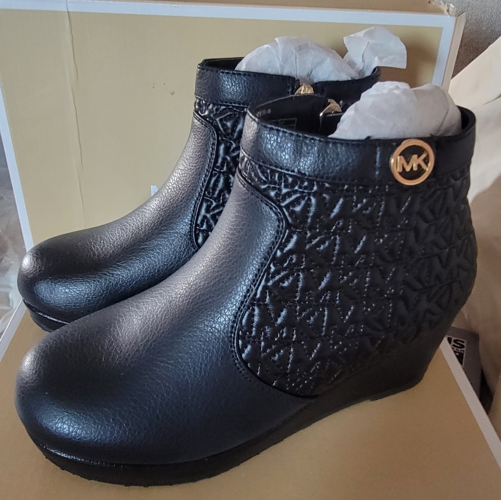 Set 2- size 13 and size 2..... MICHEAL Michael Kors boots Cate Lisa-BB